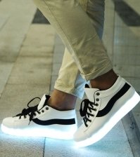 Светящиеся LED кроссовки с черной полоской